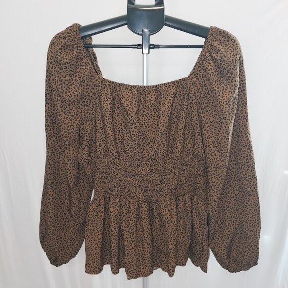 Leopard Print Lantern Sleeve Blouse - Picture 4 of 6